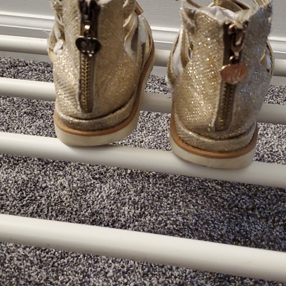 Stuart Weitzman Gladiator Sandals - Picture 4 of 8